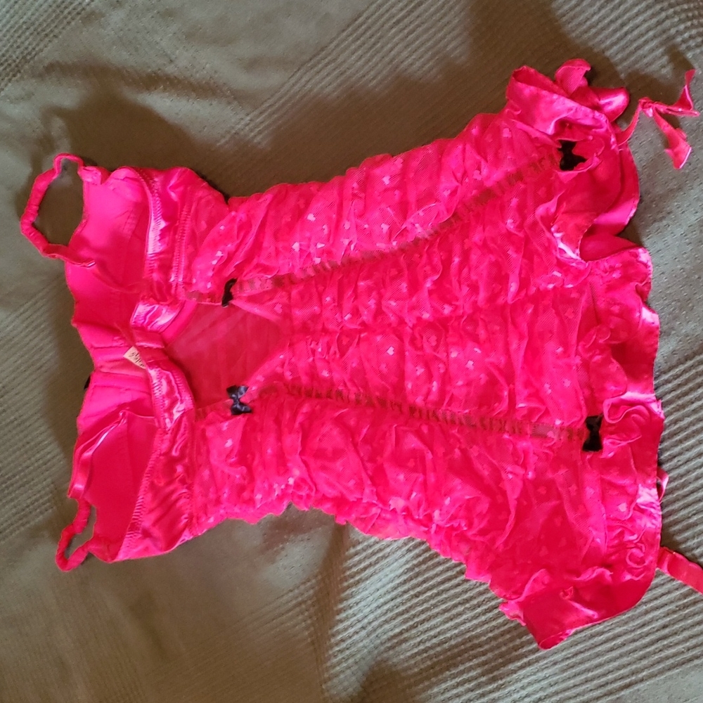 Victoria Secret - Picture 2 of 3